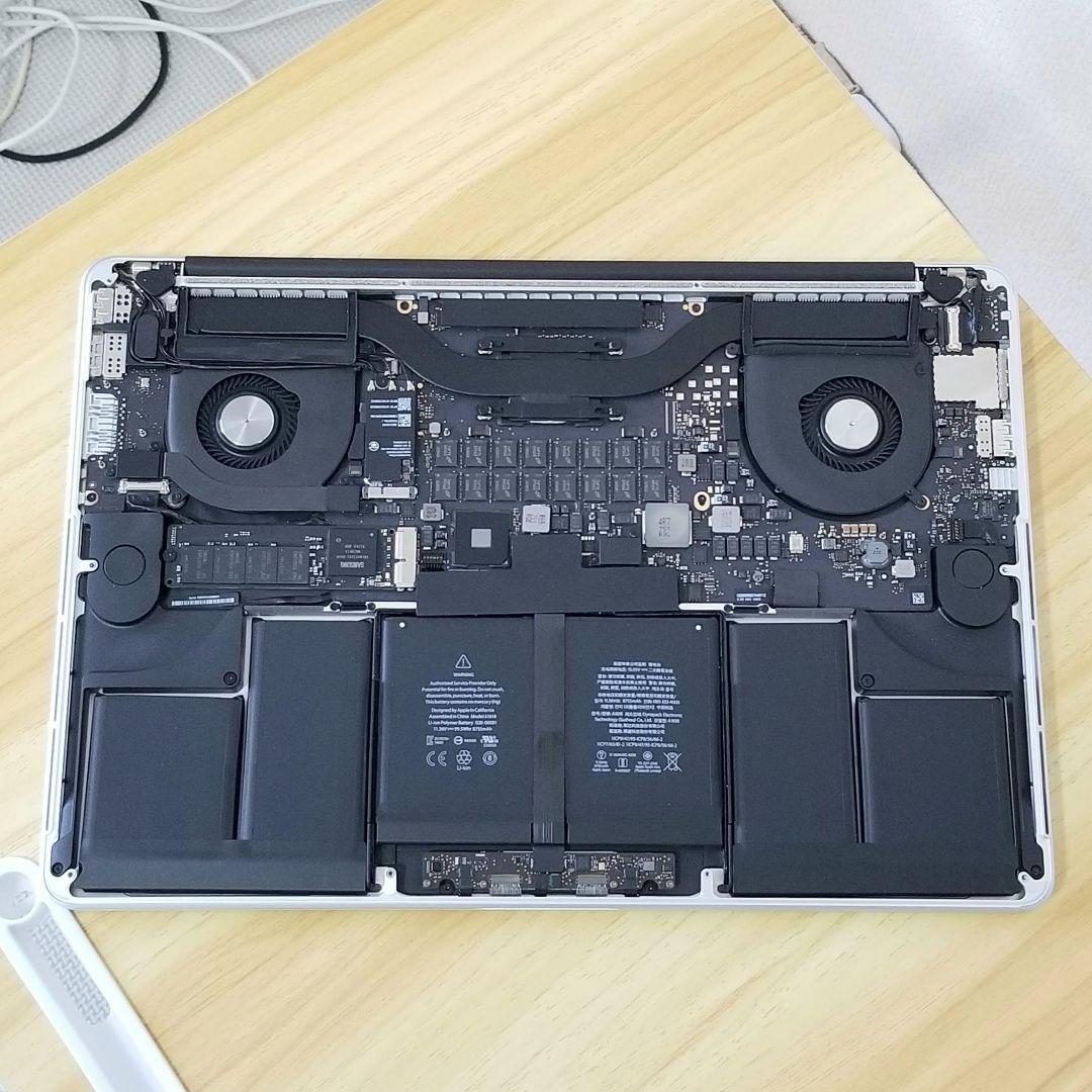 美品 Macbook Pro 15インチ i7/16GB/SSD256GB