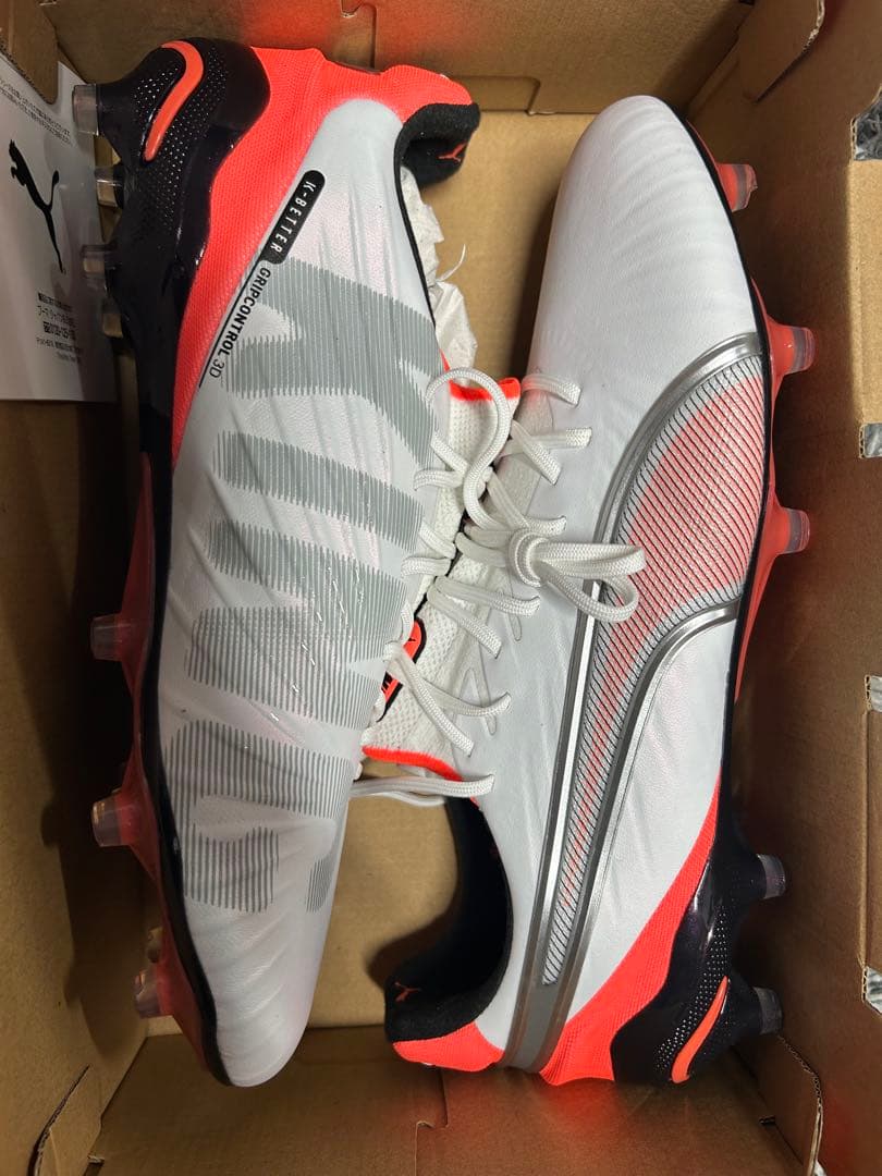 PUMA KING サッカーシューズ ホワイト/オレンジ