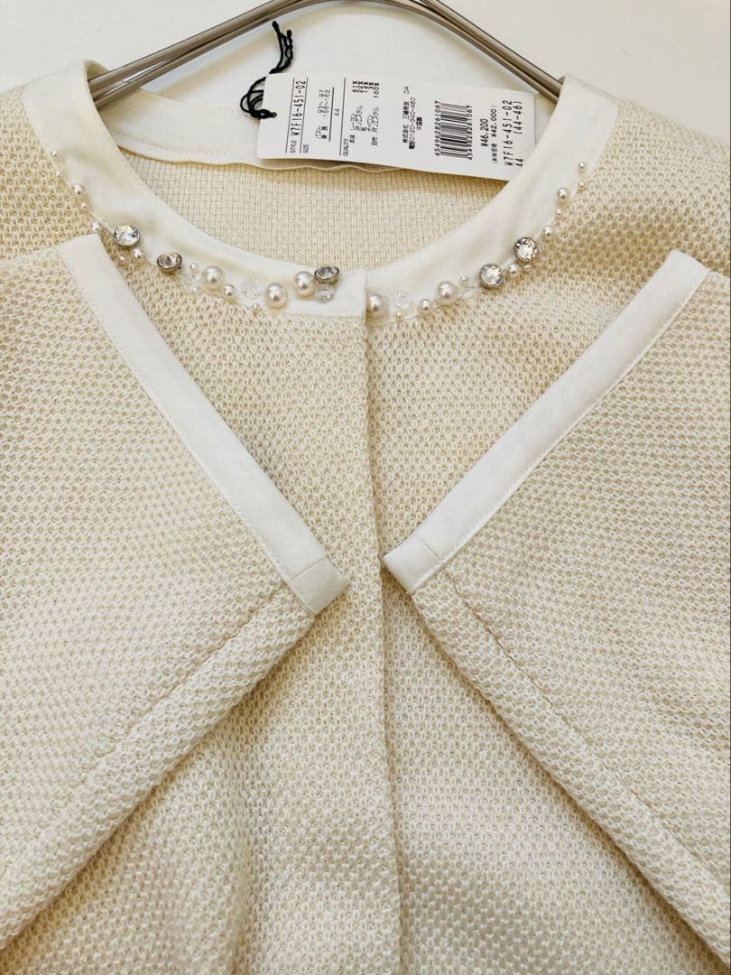 新品定価4万　TO BE CHIC ビジュー　カーディガン　ノーカラージャケット