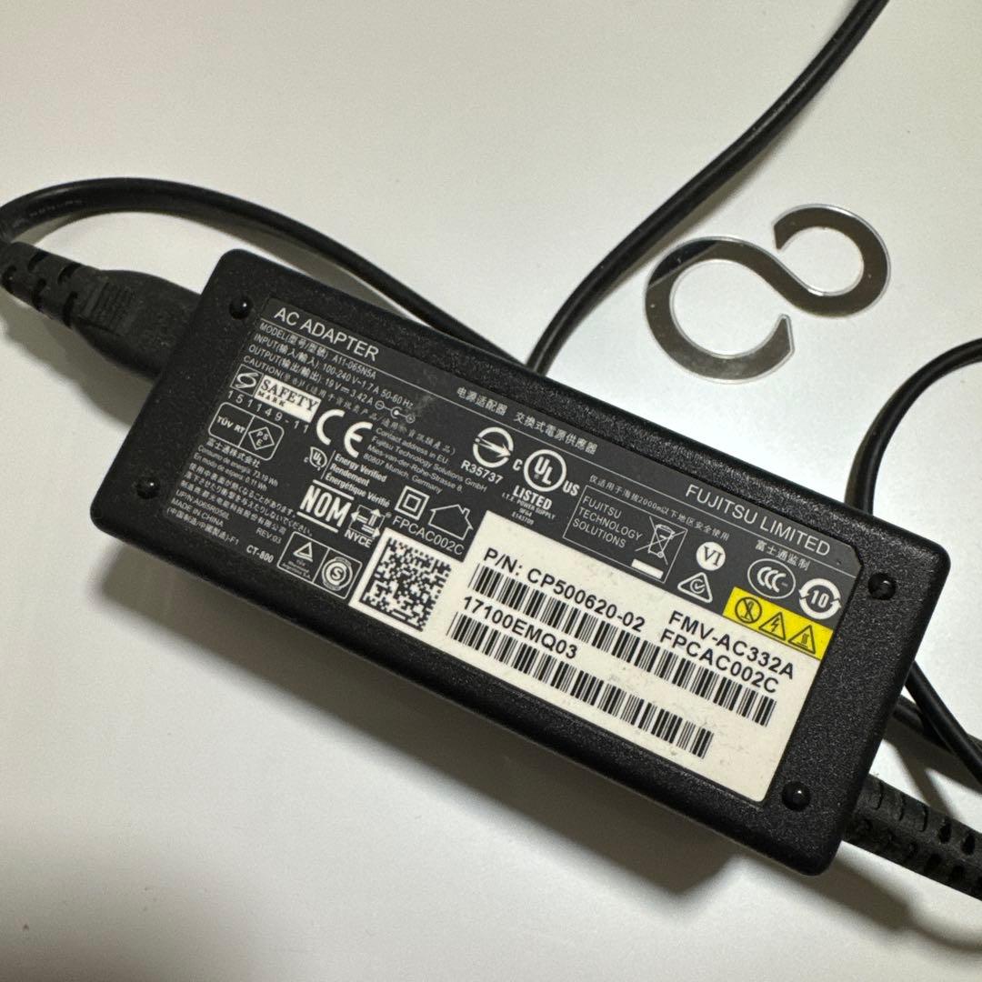 星*♡様 Fujitsu LIFEBOOK ホワイト ノートパソコン　PC 本体