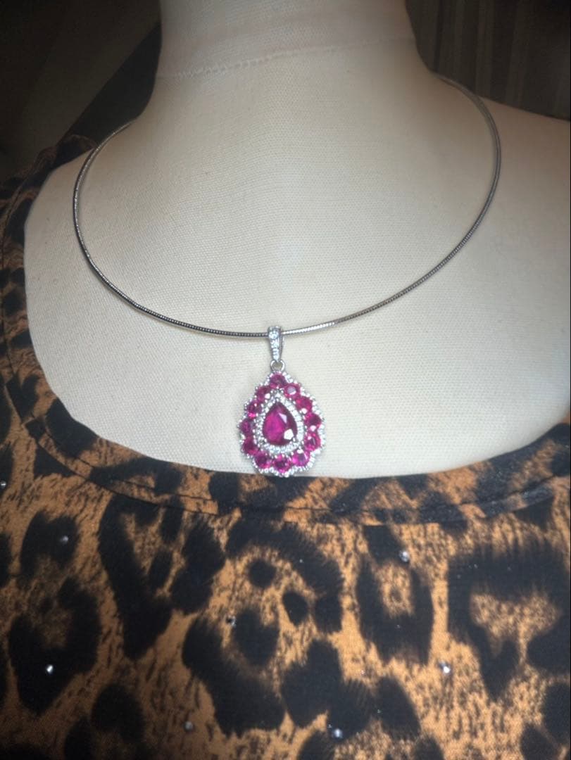 ぶぶ❣️大粒デザイン天然ルビーネックレス