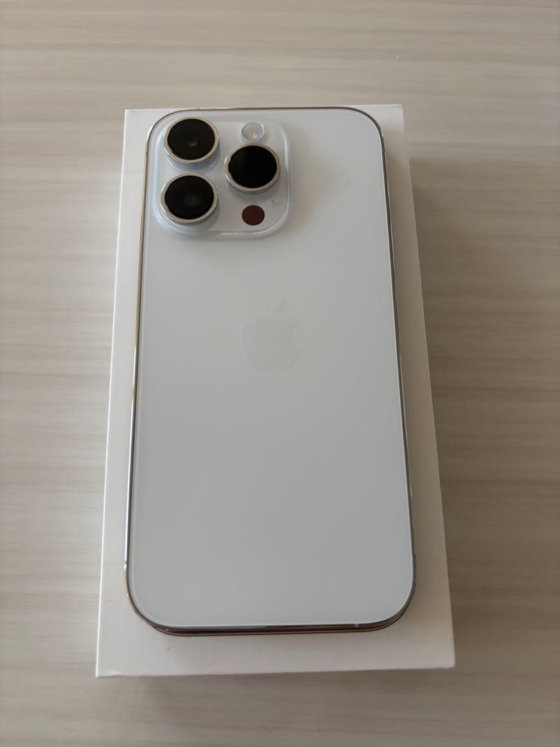 iPhone 14 Pro 本体