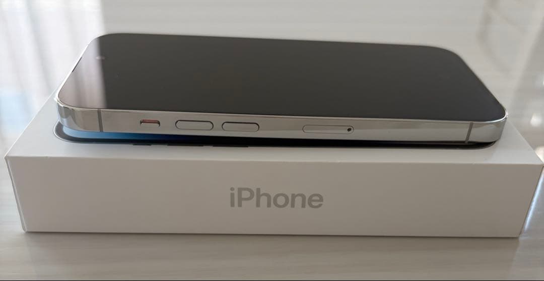 iPhone 14 Pro 本体