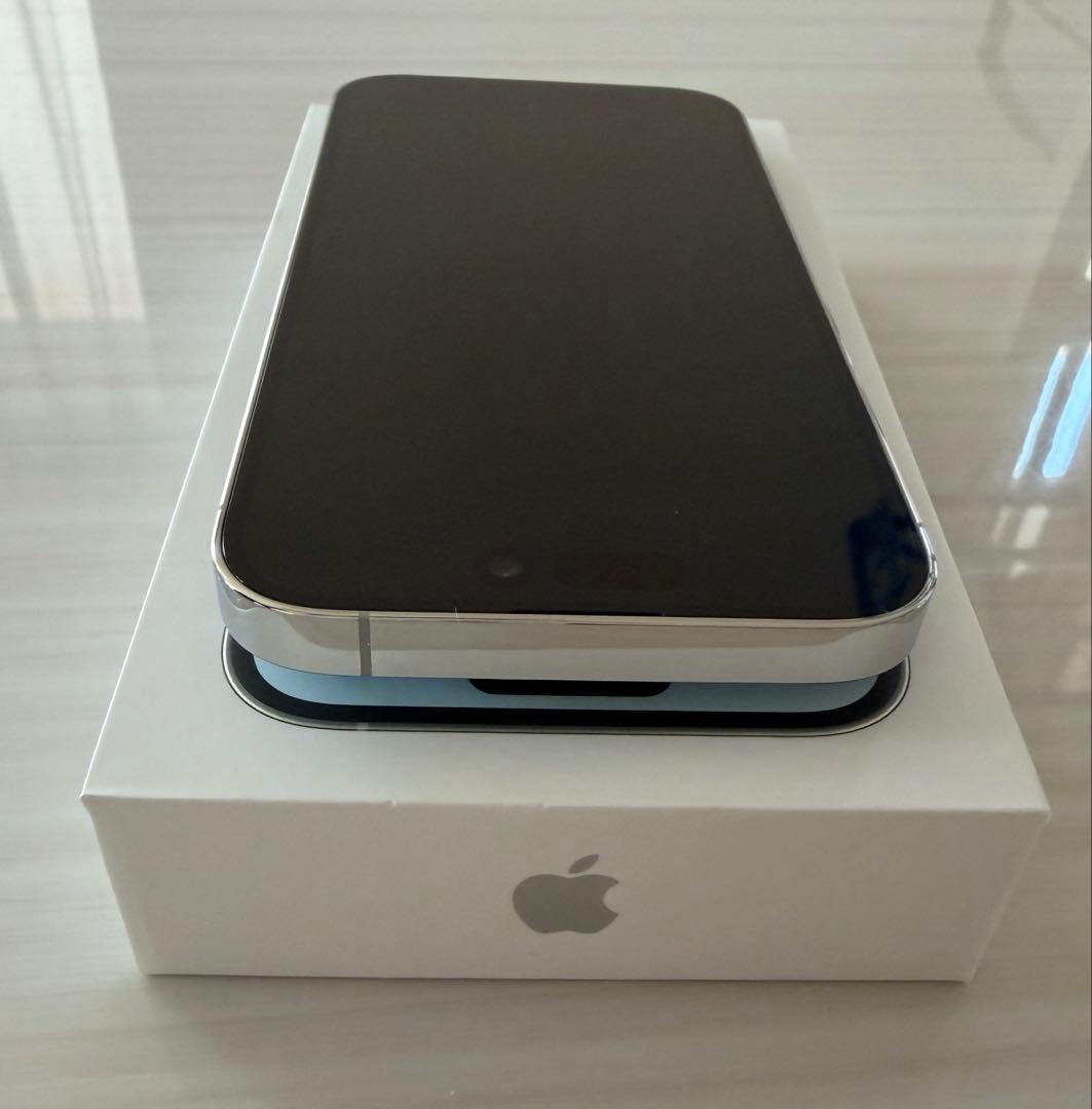 iPhone 14 Pro 本体