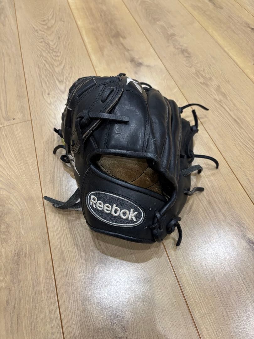 リーボック一般硬式投手用グローブ！廃盤品！海外限定モデル！