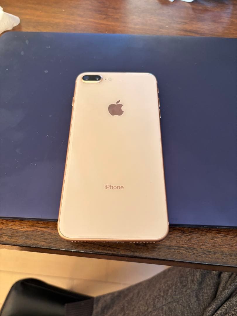 iPhone 8 Plus 64GB ピンクカラー