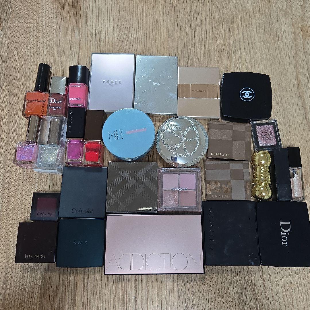 アイシャドウ　ルナソル　セット　シャネル　ディオール　アディクション　THREE