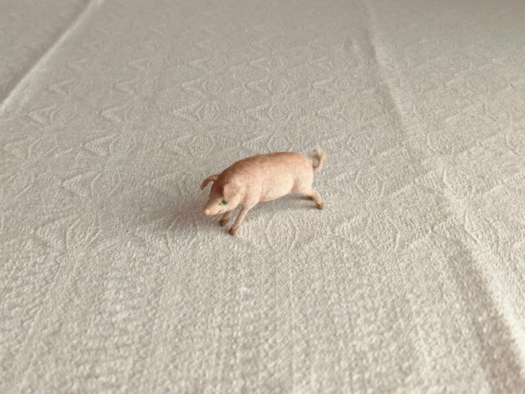 【まーちゃんさま】vintage figure ୨୧ * グリーンの瞳のブタさん