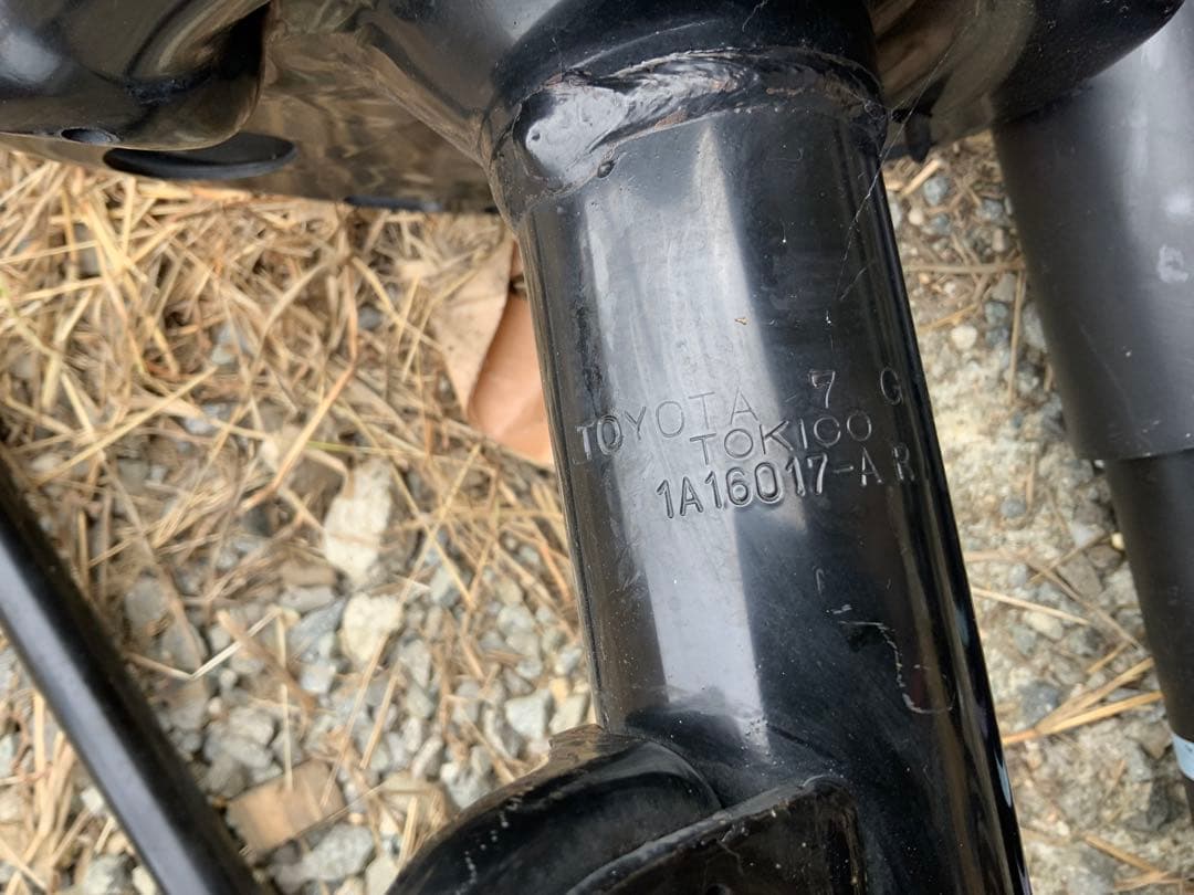 TOYOTAハリアー60系サスペンションキット　 6 A 21 TOKICO