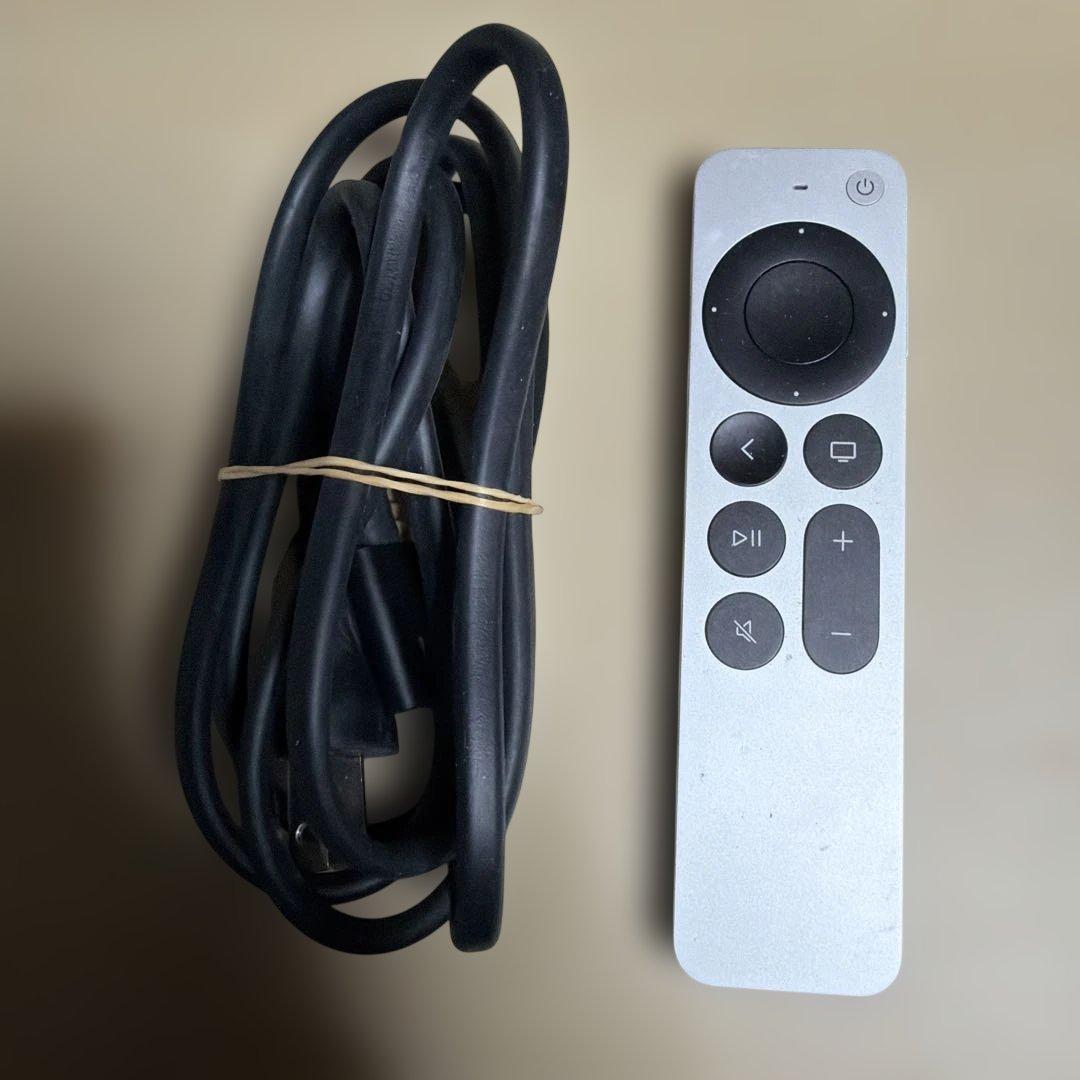 Apple TV 4Kブラック 本体とリモコン