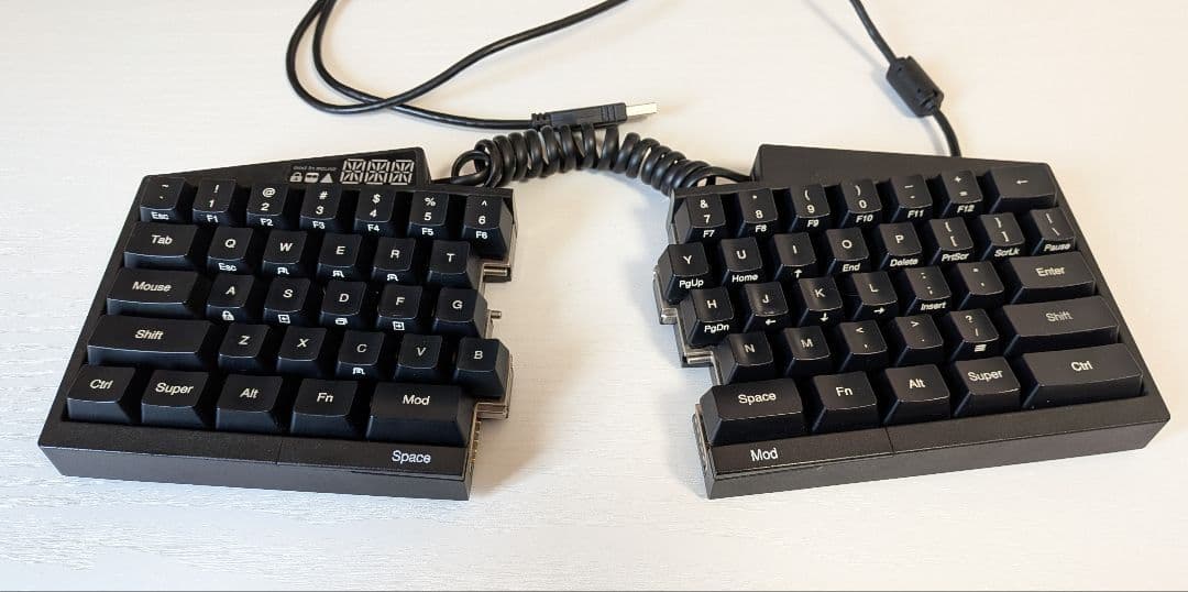 キーボード Ultimate Hacking Keyboard