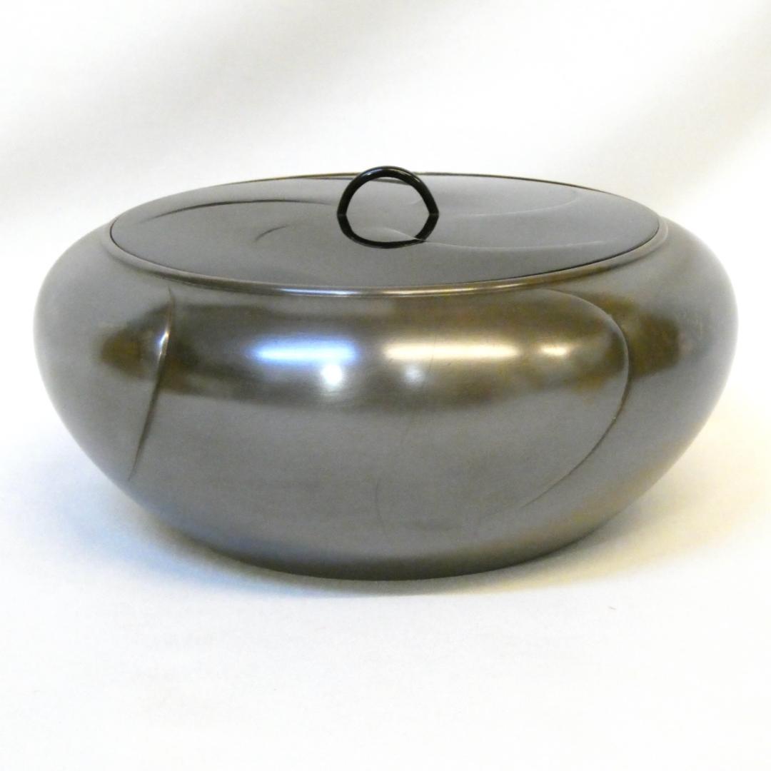 一ノ瀬宗辰作 高村表恵作塗蓋添 砂張銅 捻梅水指 唐銅 茶道具