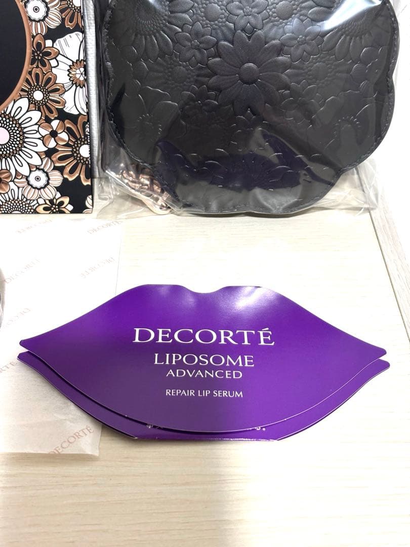 【新品未使用】コスメデコルテ クリスマスコフレ2025 【サンプル付き】