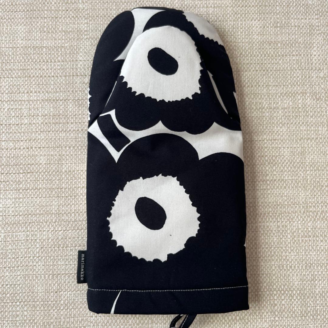 【未使用品】マリメッコ　エプロン、ミトン、ポットホルダー3点セット