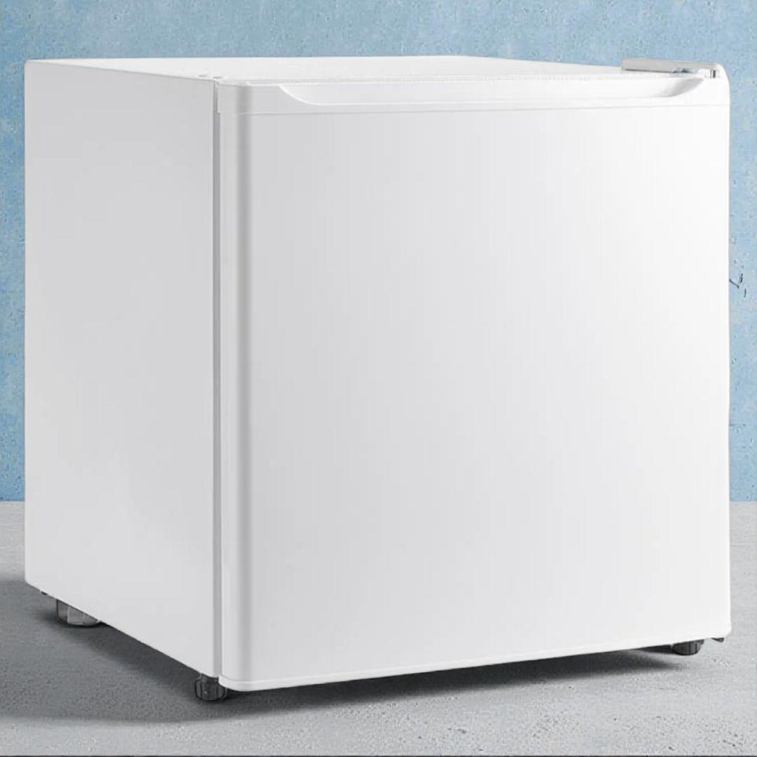 小型冷蔵庫 50L ホワイト 両開き 静音27dB 省エネ123% 製氷室