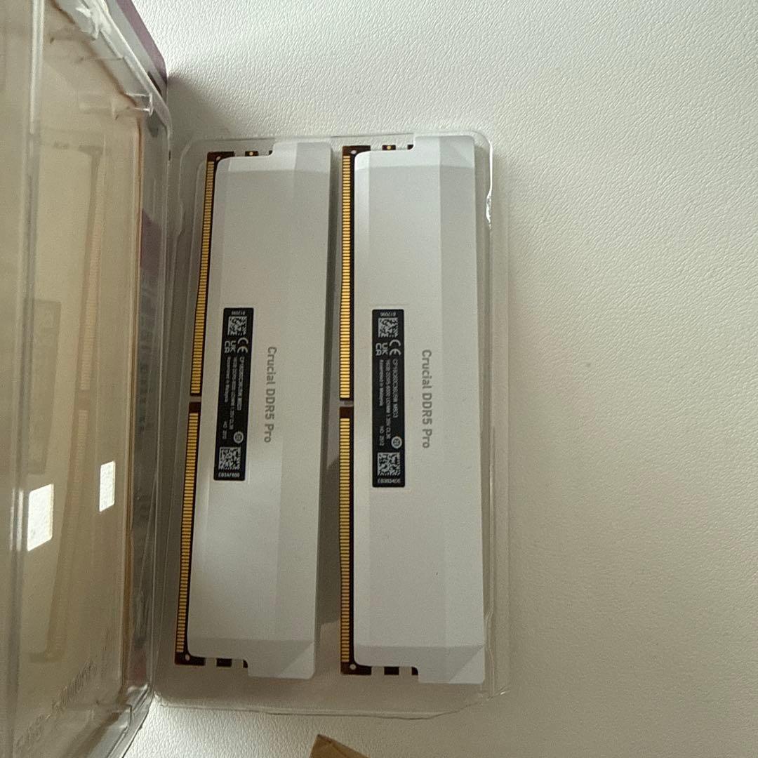 C*e様 crucial DDR5 32GB (2x16GB) メモリ 開封未使