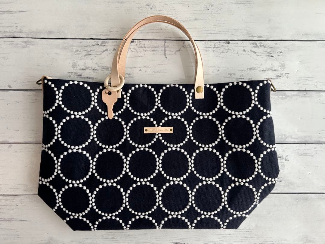 【847】ミナペルホネンタンバリントートバッグ ネイビー　持ち手ヌメ革製