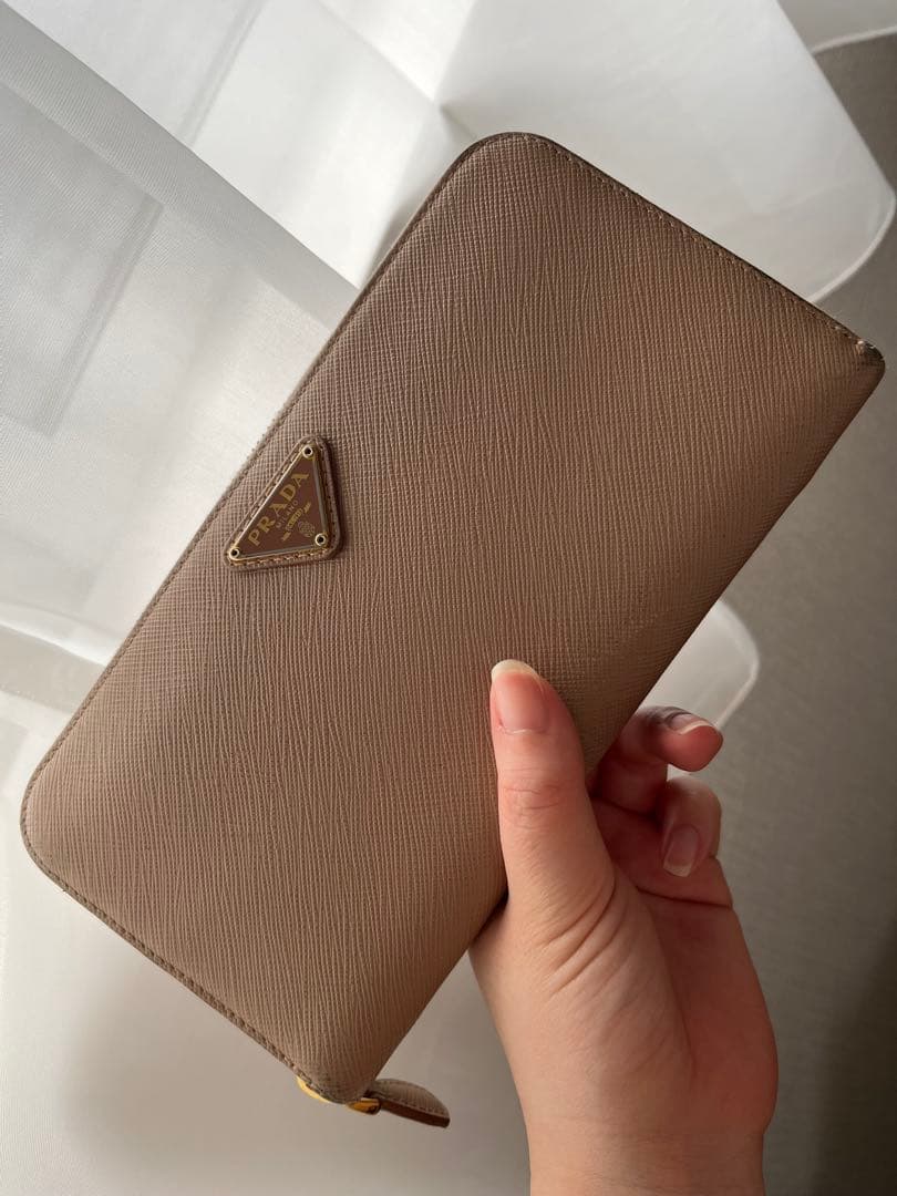 PRADA プラダ サフィアーノ ラウンドファスナー 長財布 ベージュ 三角ロゴ