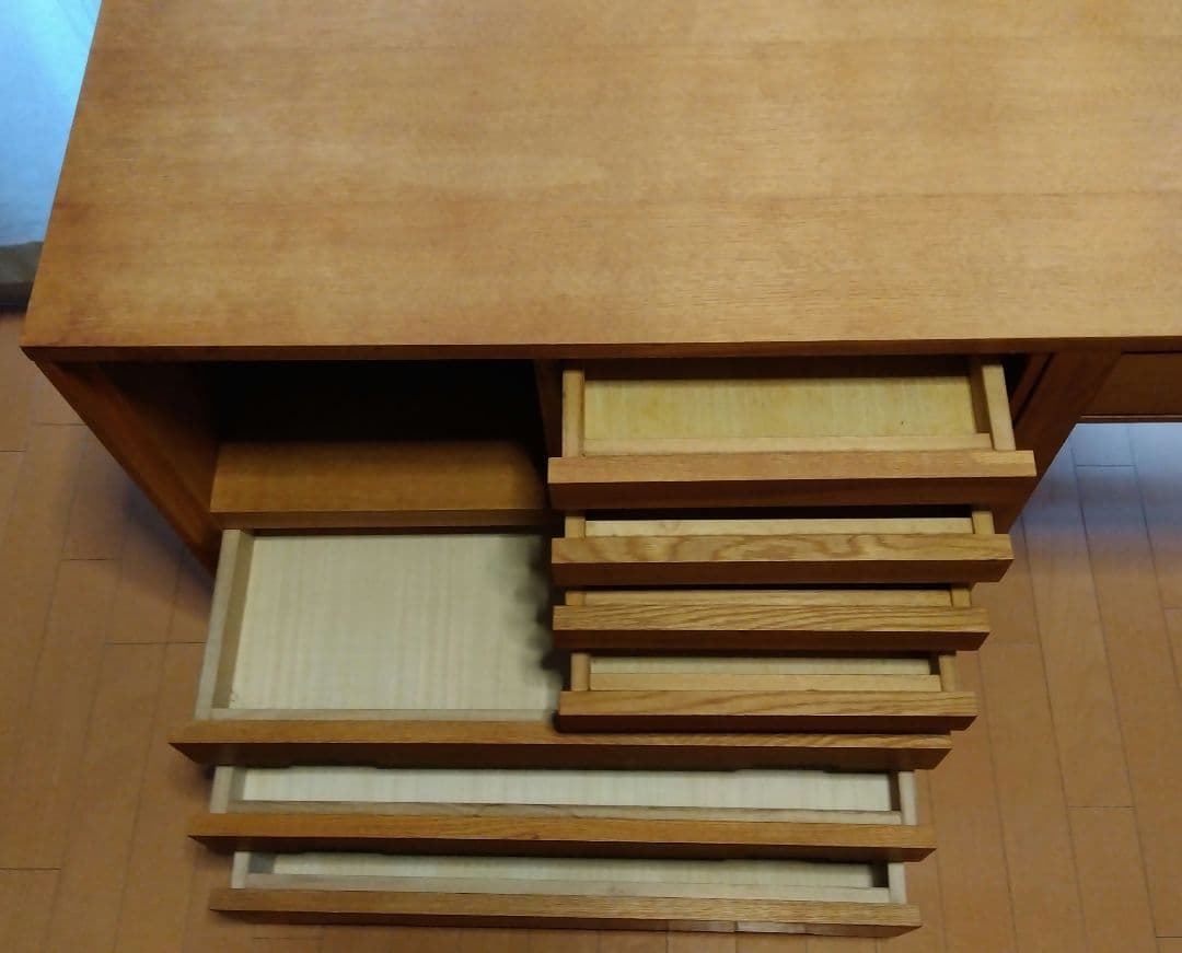 シルスマリア　最終値下げ購入価格150,000円⭐︎デスク⭐︎天然木材