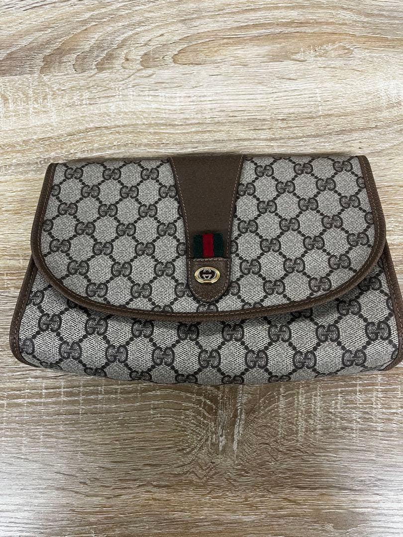 Gucci GGキャンバスクラッチバッグ