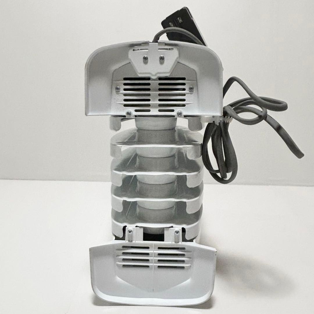 デロンギ　オイルヒーター NJ0505E【1〜3畳用】