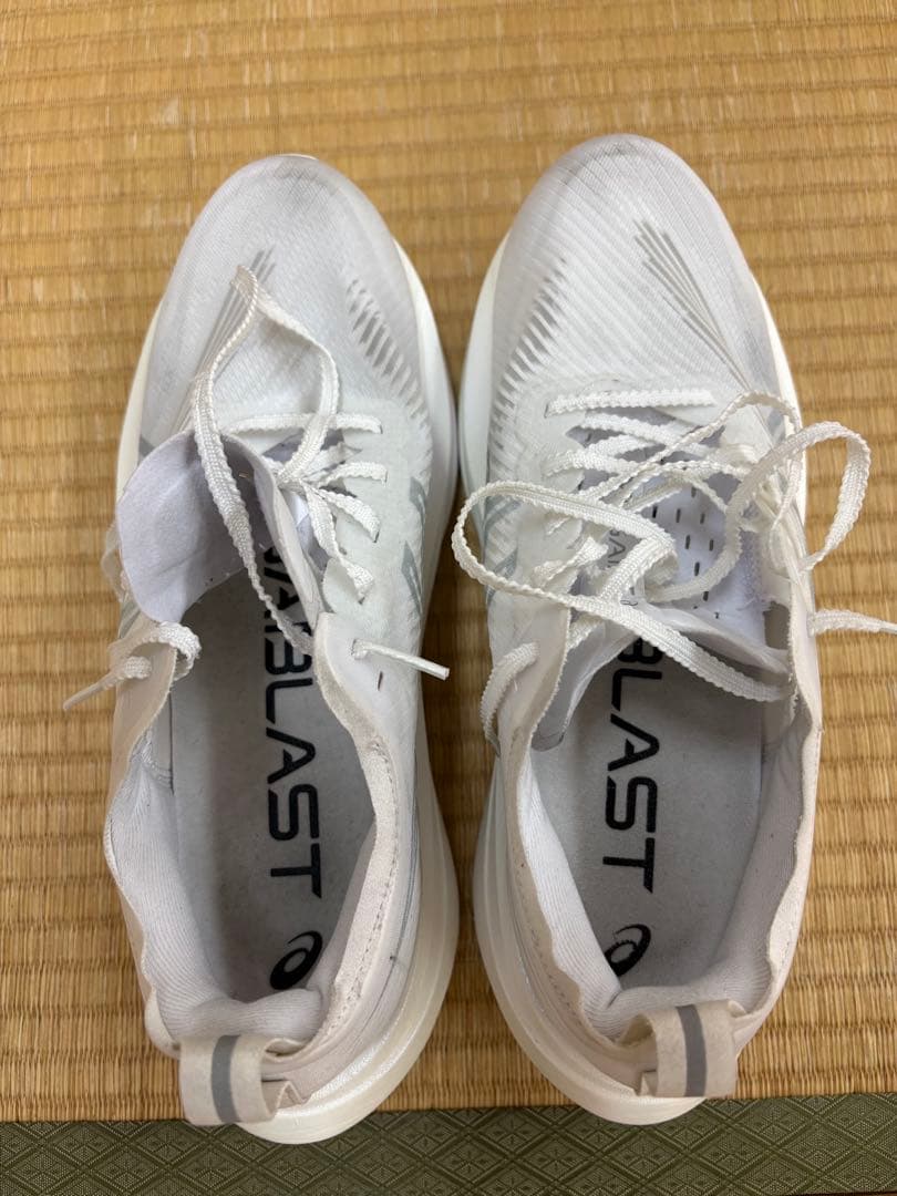 アシックスメガブラスト