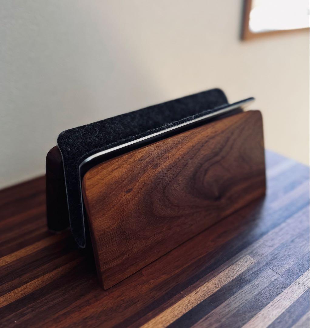 その他 Grovemade Wood MacBook Dock Walnut