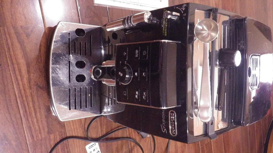 デロンギ（イタリア製）　全自動エスプレッソマシンECAM23120