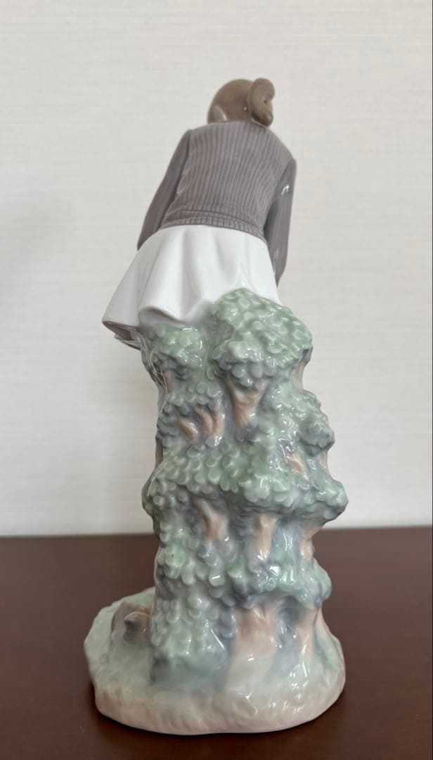 リヤドロ　ゴルフ女性