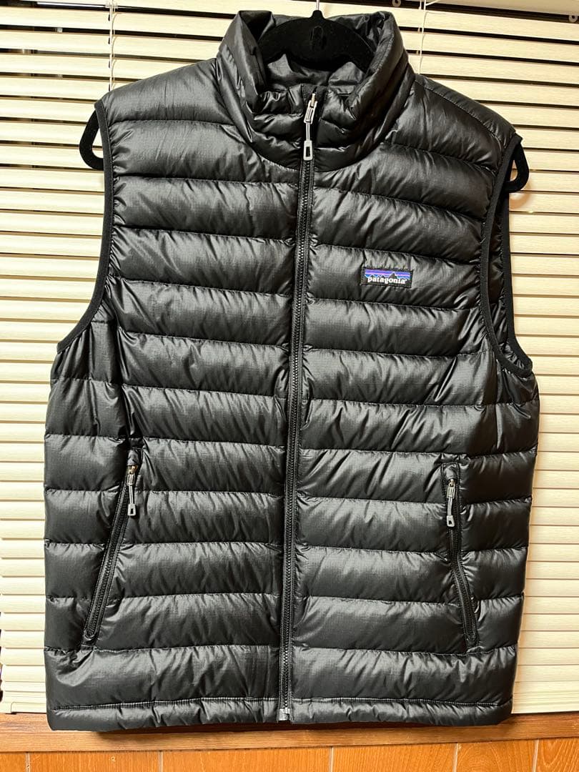 【美品】patagonia ブラック ダウンベスト　メンズサイズM
