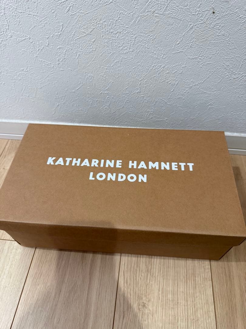 KATHARINE HAMNETT ブラックスリッポン 31663