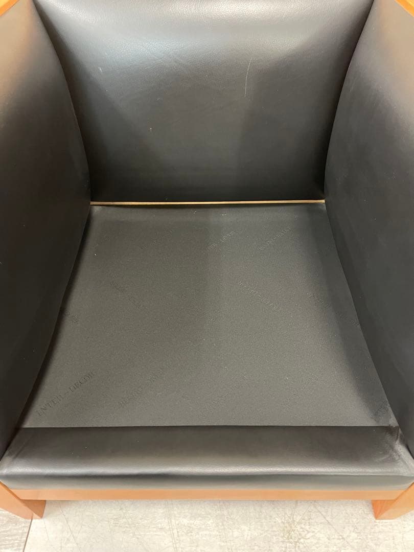 フィリップ・ユーレル Cassina カッシーナ アームチェア ②