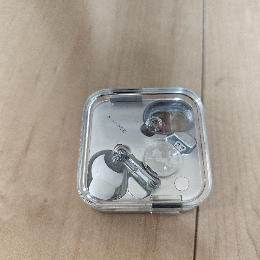 Nothing ear (3)　右耳なし