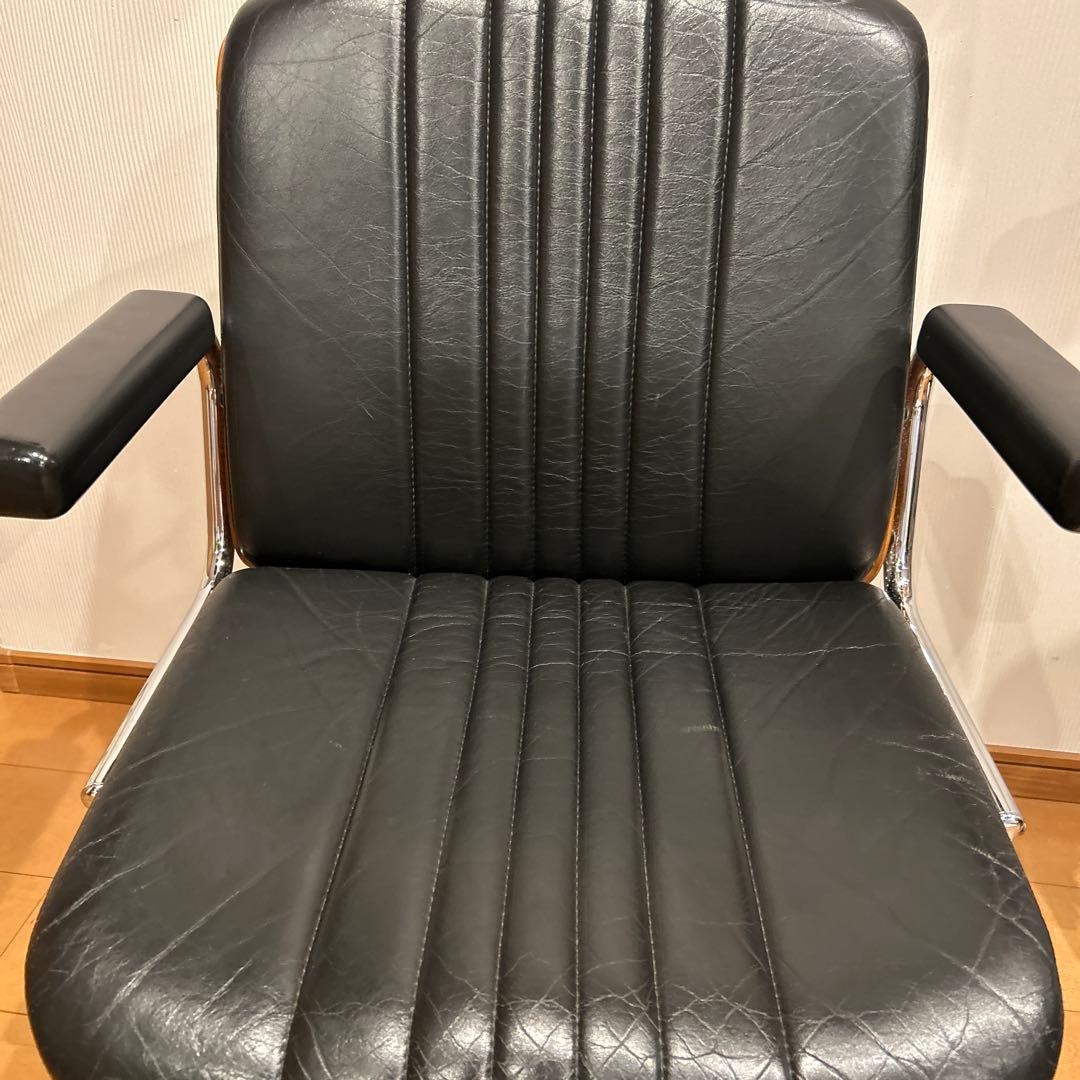 【美品】giroflex 83 BRASA レザーオフィスチェア 昇降機能付き