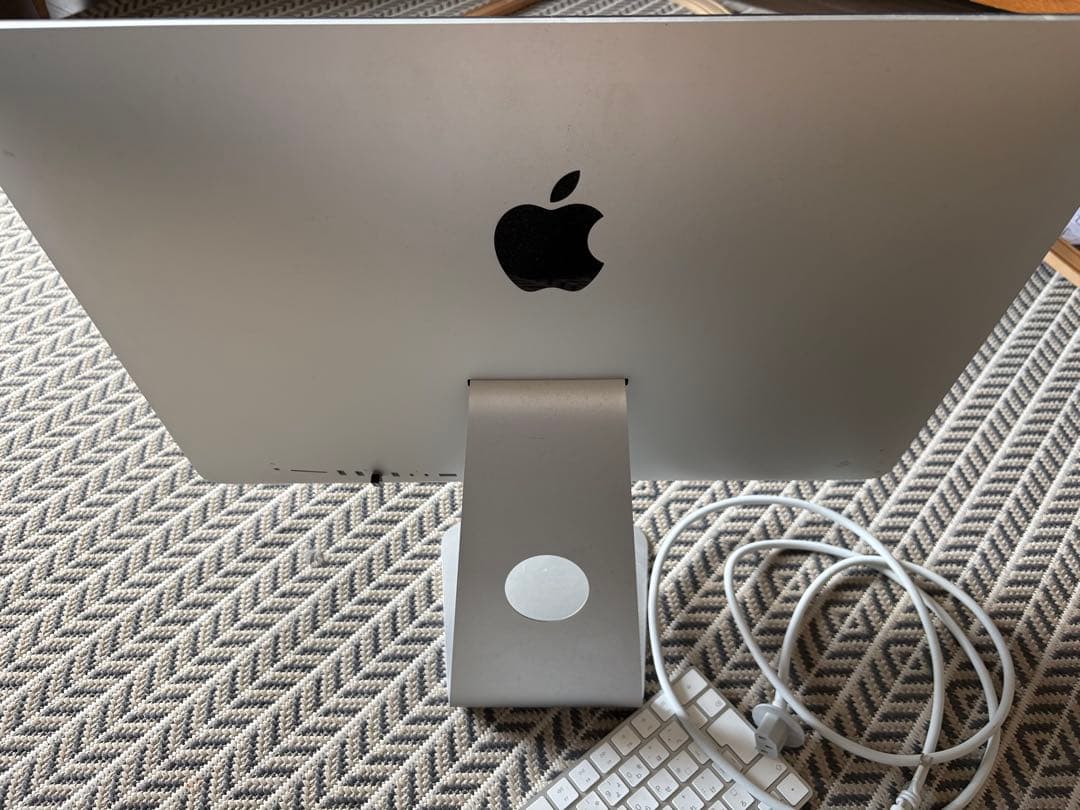 10月末までApple iMac 21.5インチ