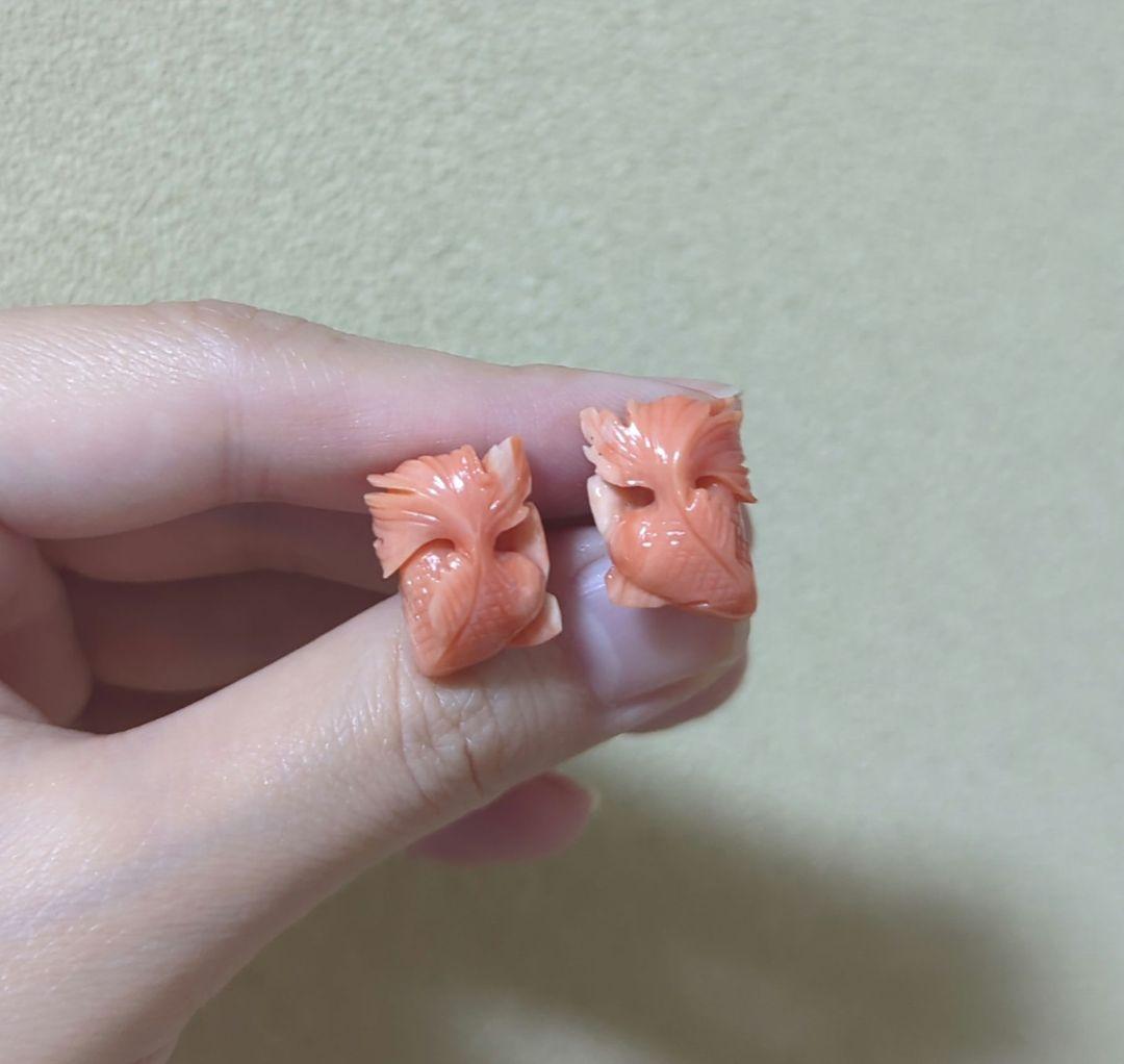 珊瑚 ネクタイピンとカフスのセット 金魚