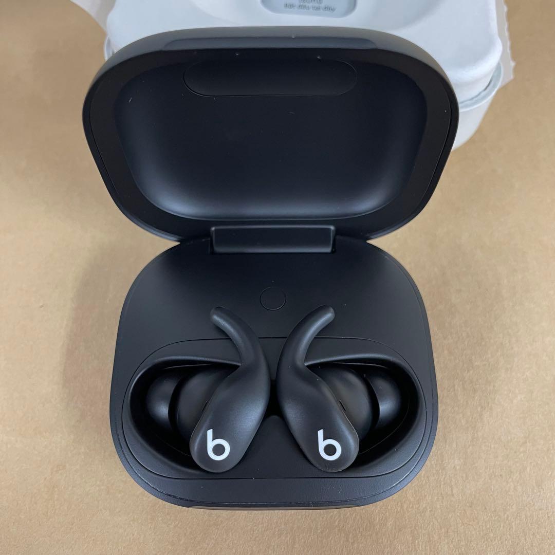 Powerbeats Fit ブラック Beats ワイヤレスイヤホン