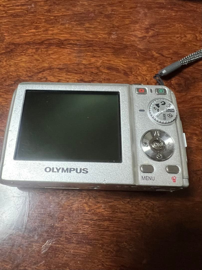 OLYMPUS FE-200 デジタルカメラ シルバー中古稼働品付属品多数