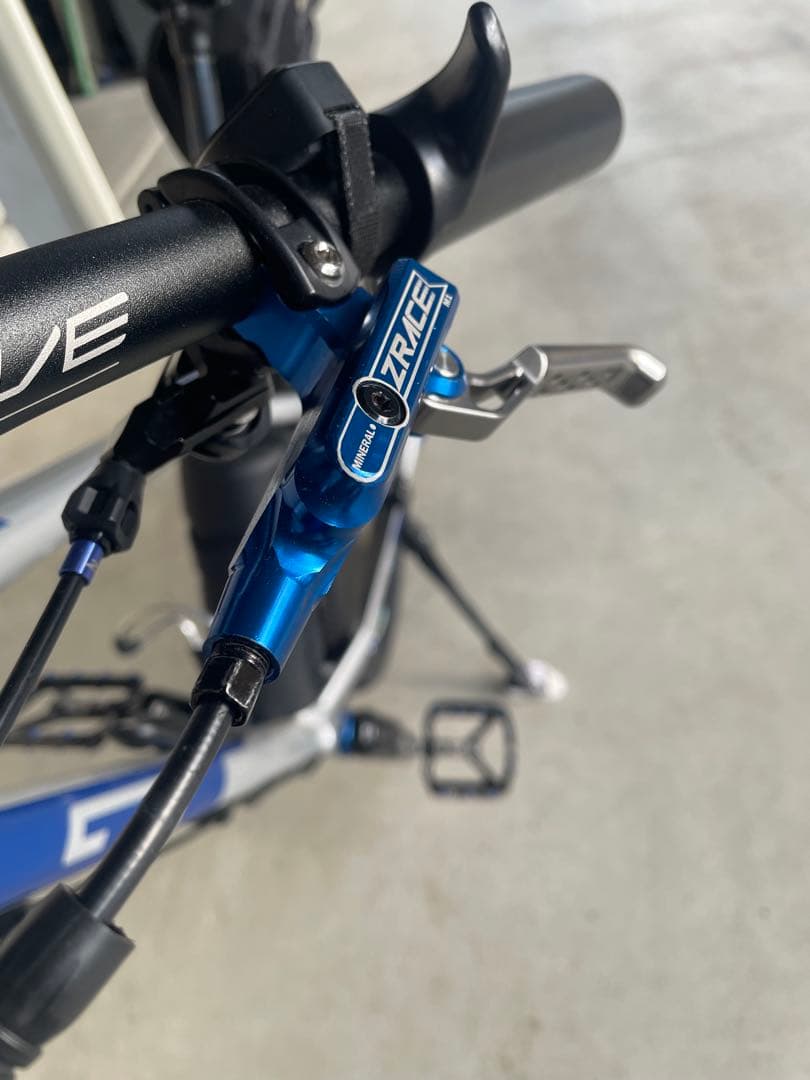 ZRACE 4ピストン ポストマウント ブレーキセット