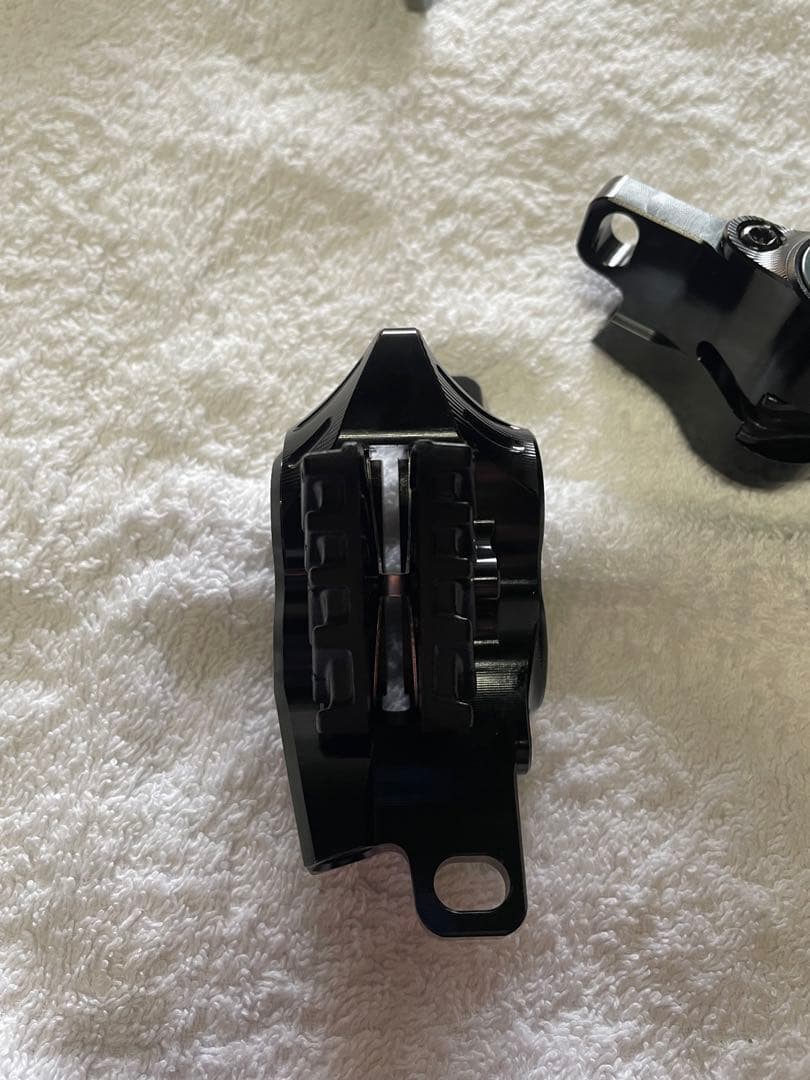 ZRACE 4ピストン ポストマウント ブレーキセット