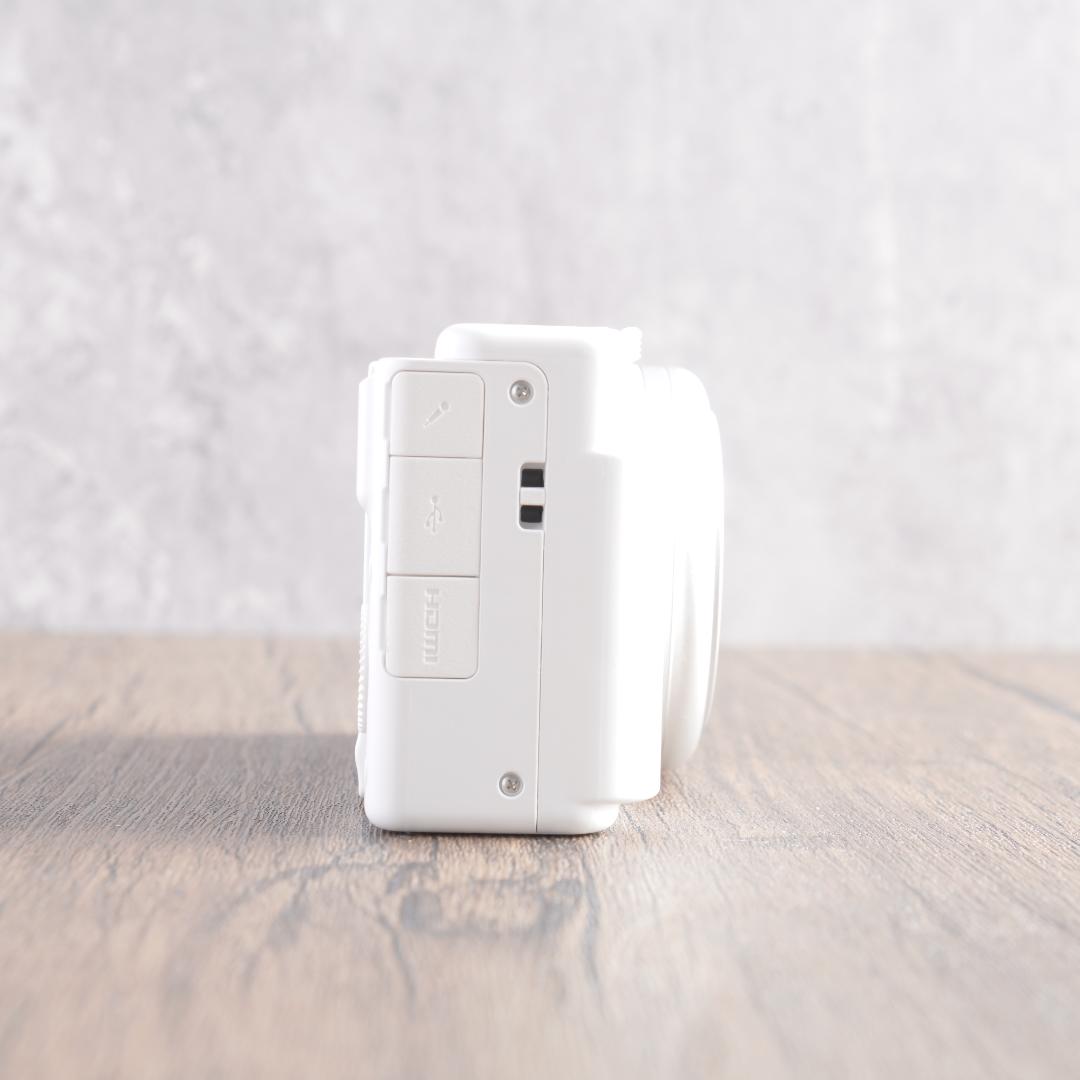 ✨ほぼ未使用で超美品✨YouTubeに✨Wi-Fi✨SONY ZV-1F　500