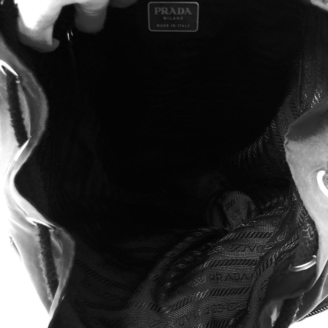 良品　大容量　プラダ　PRADA リュック　バックパック　ナイロン　レザー　黒