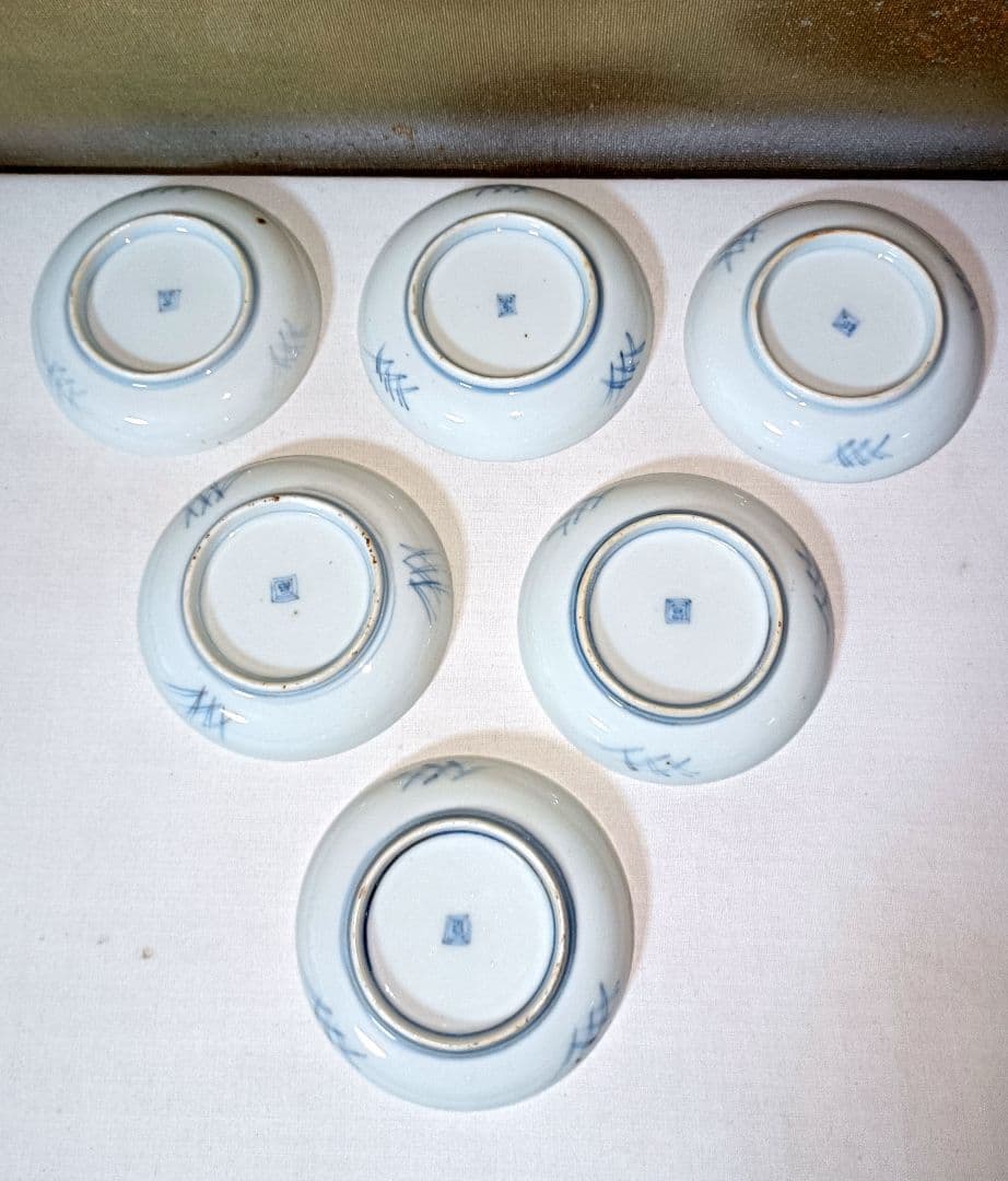 SORA　明治時代の錦手大猪口、色付小皿、金彩色絵小皿各６客計１８客セット