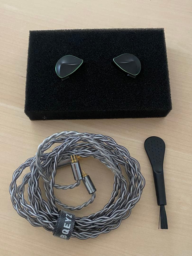 BQEYZ ビーキューアイズ イヤホン Winter ブラック 4.4mm①