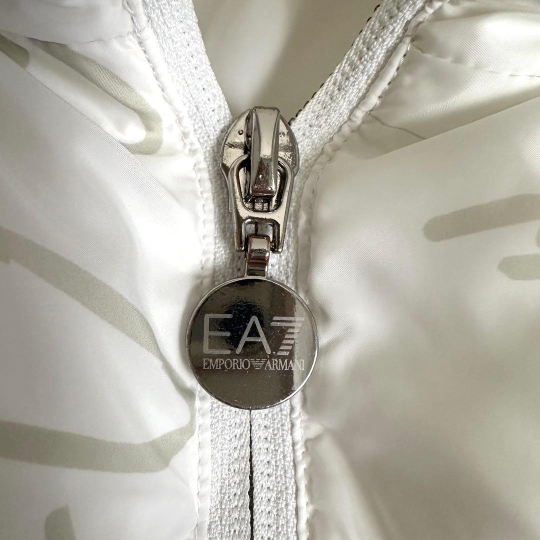 EA7 Emporio Armani ホワイト ジャンパー　EA7模様で高見え♡