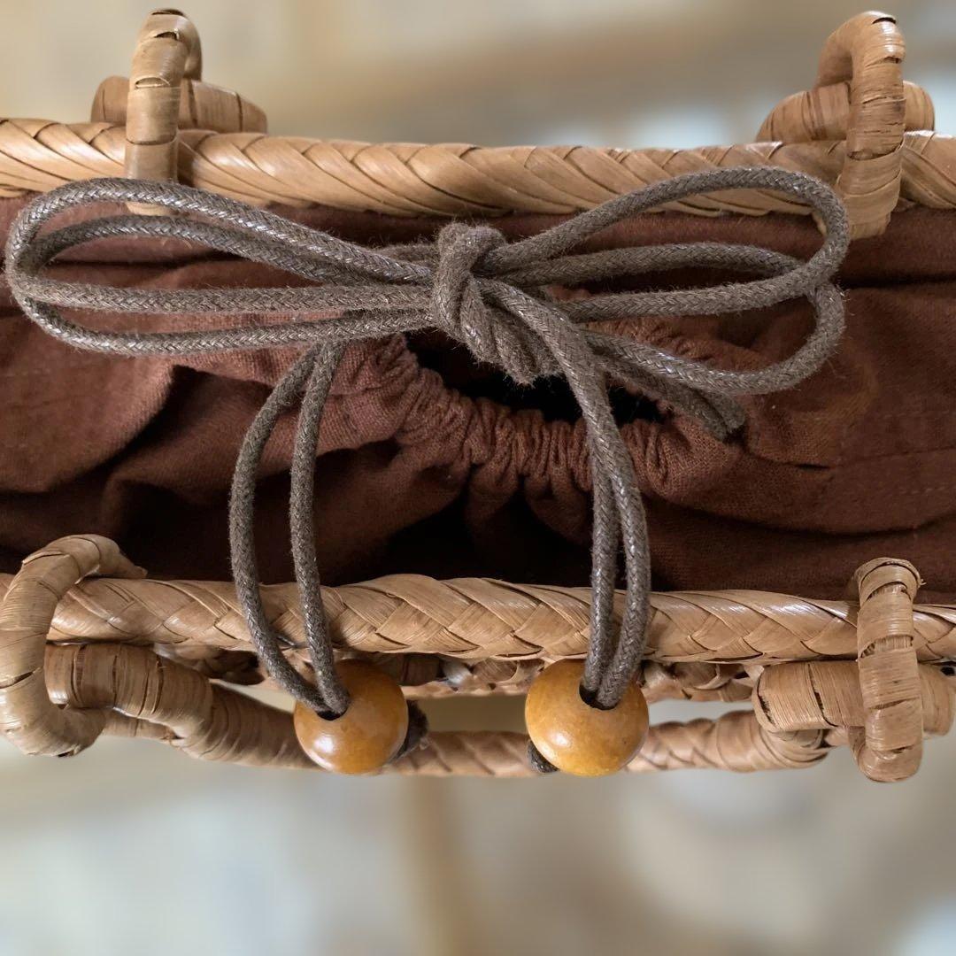 山葡萄六角花結び編み かごバッグ ナチュラル　チャーム付