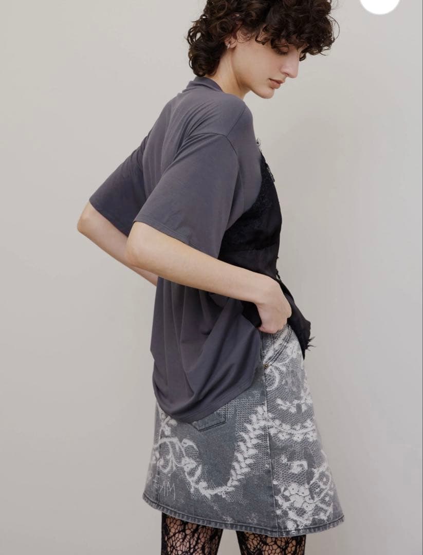 スカート MEDI TROMPE L'OEIL LACE PRINT MINI SKIRT