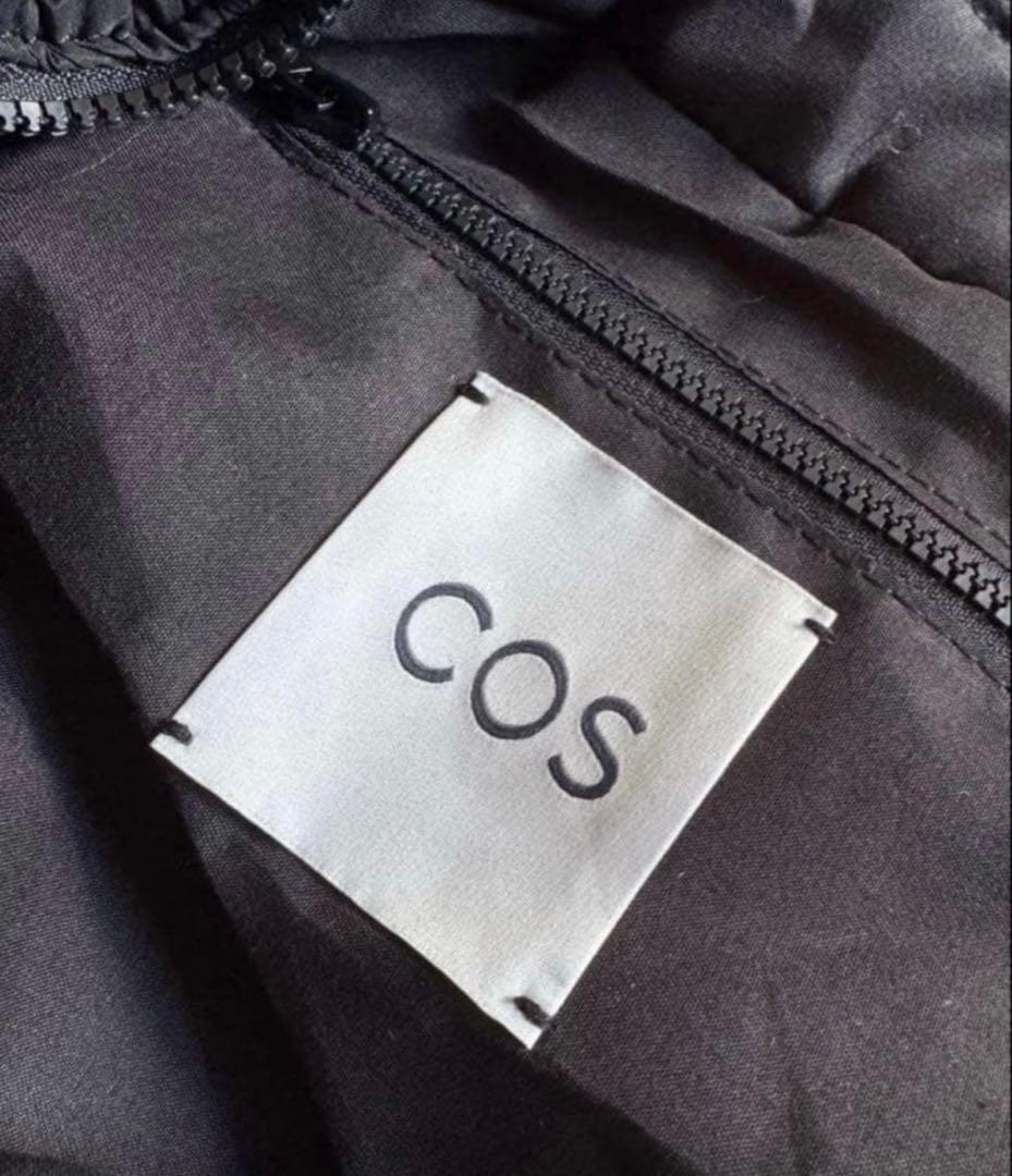 新品/ COS オーバーサイズキルティングバッグ