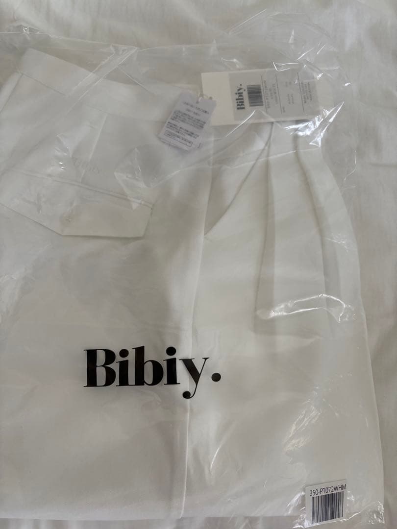 【Bibiy.】 DIANA HALF PANTS ホワイト