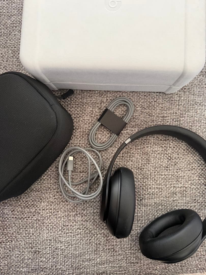 Beats Studio Pro（ブラック）